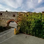 Hujer بايموتْسْ