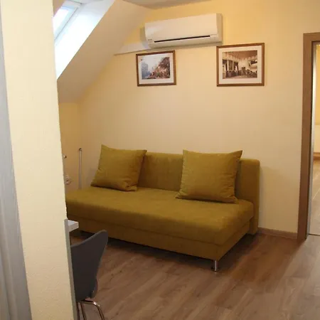 Hujer Apartman