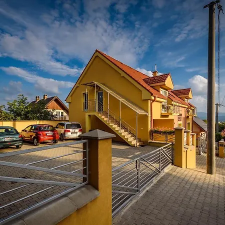 Hujer Apartman Bajmóc